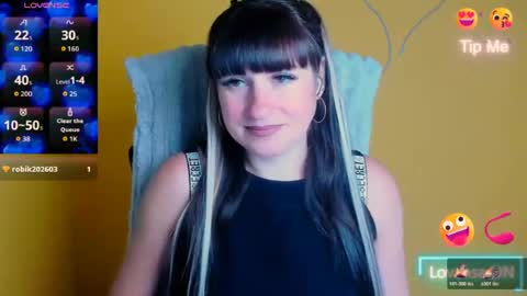 Snapshot of karolina_mia chatting on 21, 6, 2026 Caroline online show from 21, 6, 2026