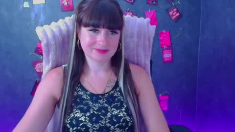 Snapshot of karolina_mia chatting on 25, 6, 2026 Caroline online show from 25, 6, 2026