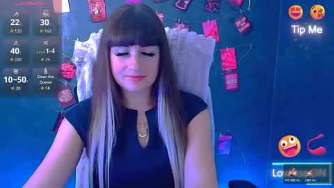 Snapshot of karolina_mia chatting on 7, 7, 2026 Caroline online show from 7, 7, 2026