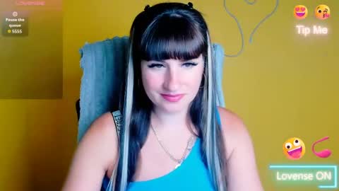 Snapshot of karolina_mia chatting on 8, 7, 2026 Caroline online show from 8, 7, 2026