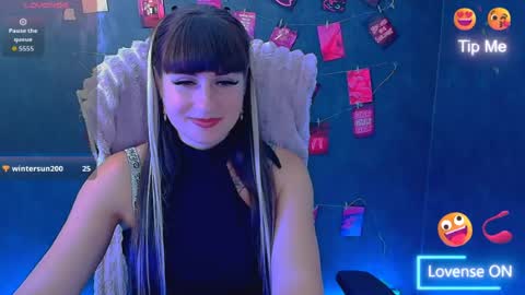 Snapshot of karolina_mia chatting on 13, 7, 2026 Caroline online show from 13, 7, 2026