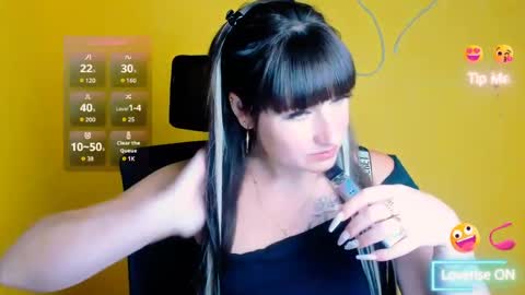 Snapshot of karolina_mia chatting on 19, 7, 2026 Caroline online show from 19, 7, 2026
