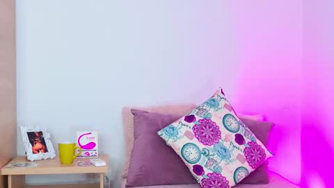 karolinahill online show from 12, 3, 2025