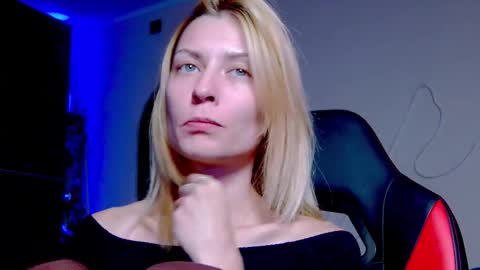 karoline121 online show from 1, 10, 2025