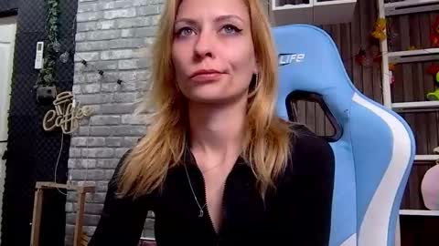 Snapshot of karoline121 chatting on 3, 3, 2026 karoline121 online show from 3, 3, 2026