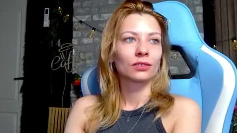 Snapshot of karoline121 chatting on 4, 3, 2026 karoline121 online show from 4, 3, 2026