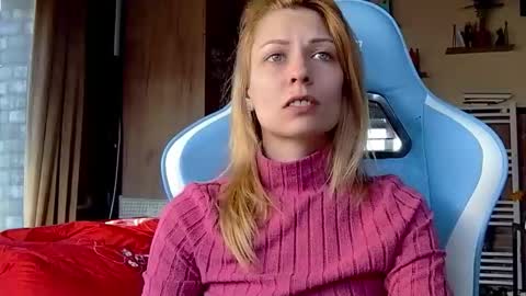 Snapshot of karoline121 chatting on 6, 3, 2026 karoline121 online show from 6, 3, 2026