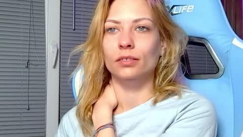 Snapshot of karoline121 chatting on 9, 3, 2026 karoline121 online show from 9, 3, 2026