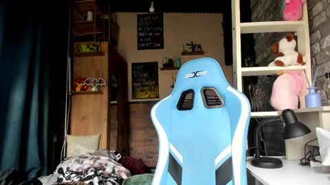 Snapshot of karoline121 chatting on 18, 3, 2026 karoline121 online show from 18, 3, 2026