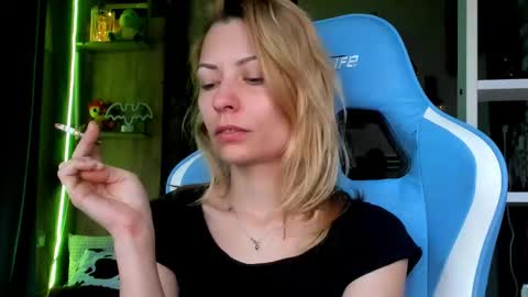 Snapshot of karoline121 chatting on 23, 3, 2026 karoline121 online show from 23, 3, 2026