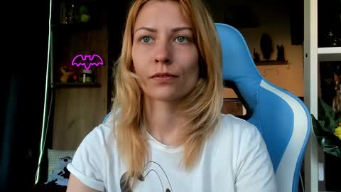 Snapshot of karoline121 chatting on 24, 3, 2026 karoline121 online show from 24, 3, 2026