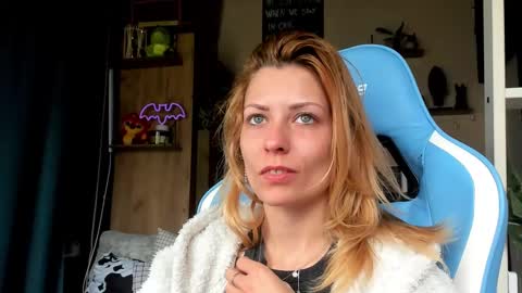 Snapshot of karoline121 chatting on 26, 3, 2026 karoline121 online show from 26, 3, 2026