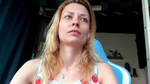 Snapshot of karoline121 chatting on 27, 3, 2026 karoline121 online show from 27, 3, 2026