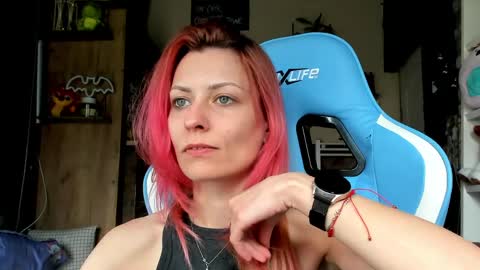 Snapshot of karoline121 chatting on 1, 4, 2026 karoline121 online show from 1, 4, 2026