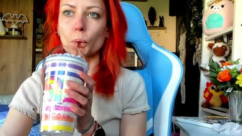Snapshot of karoline121 chatting on 5, 4, 2026 karoline121 online show from 5, 4, 2026