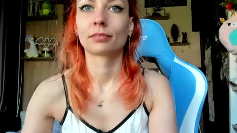 Snapshot of karoline121 chatting on 16, 4, 2026 karoline121 online show from 16, 4, 2026