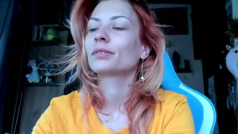 Snapshot of karoline121 chatting on 1, 5, 2026 karoline121 online show from 1, 5, 2026