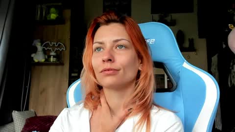 Snapshot of karoline121 chatting on 2, 5, 2026 karoline121 online show from 2, 5, 2026