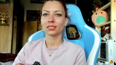 Snapshot of karoline121 chatting on 5, 5, 2026 karoline121 online show from 5, 5, 2026