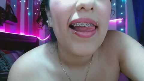 karoline_lov2 online show from 15, 12, 2025