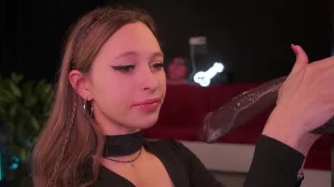 Caroline online show from 26, 3, 2026