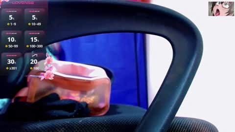 Snapshot of karoll_scoott chatting on 1, 2, 2025 karol online show from 1, 2, 2025