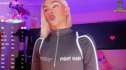 Snapshot of karoll_scoott chatting on 19, 9, 2025 karol online show from 19, 9, 2025