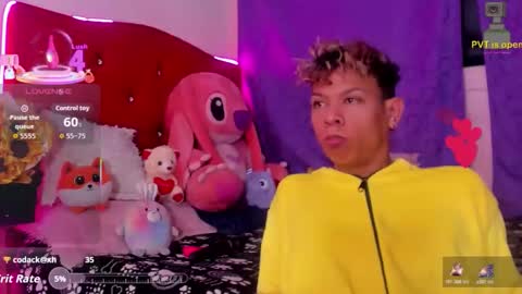 Snapshot of karoll_scoott chatting on 19, 11, 2025 karol online show from 19, 11, 2025