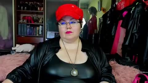 Kary Queen online show from 2, 3, 2025