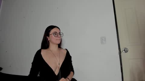 kassandra james online show from 8, 3, 2025