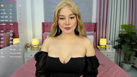 Snapshot of kassandra_ts chatting on 10, 3, 2025 My name is Kassandra... Nice to meet you thumb up me please its important online show from 10, 3, 2025