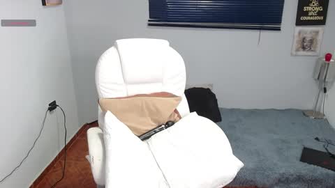 Snapshot of kataley4 chatting on 8, 1, 2025 kataley4 online show from 8, 1, 2025