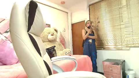 kataleya_bella online show from 19, 11, 2025