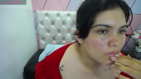 Snapshot of katalina_santana25 chatting on 8, 1, 2025 katalina santana25 online show from 8, 1, 2025