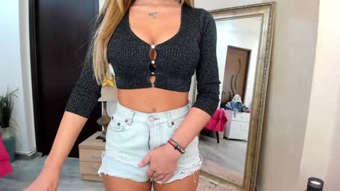 Snapshot of kate_belle chatting on 22, 12, 2024 Kate online show from 22, 12, 2024