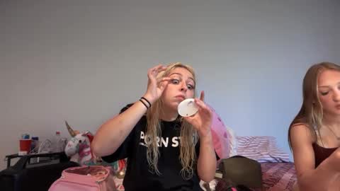 kateharperr online show from 8, 9, 2025