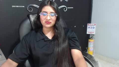 Call me Lau  online show from 7, 5, 2026