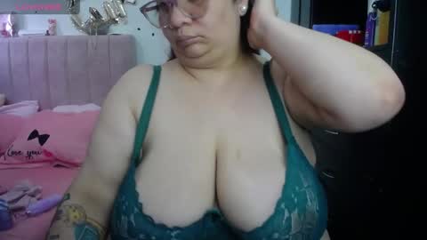 Snapshot of kathybigboobsbbw_ chatting on 13, 4, 2026 kathybigboobsbbw_ online show from 13, 4, 2026