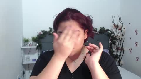 kathygonzalez_ online show from 24, 12, 2024