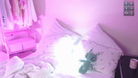 Katie Deville online show from 31, 3, 2026