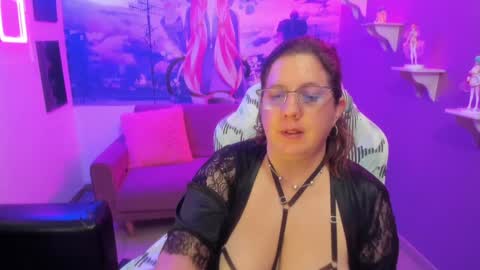 Snapshot of katiee_jones_ chatting on 6, 12, 2024 Katherine online show from 6, 12, 2024
