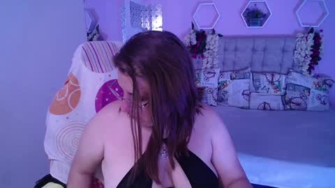 Snapshot of katiee_jones_ chatting on 13, 1, 2025 Katherine online show from 13, 1, 2025