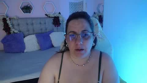 Snapshot of katiee_jones_ chatting on 2, 2, 2025 Katherine online show from 2, 2, 2025
