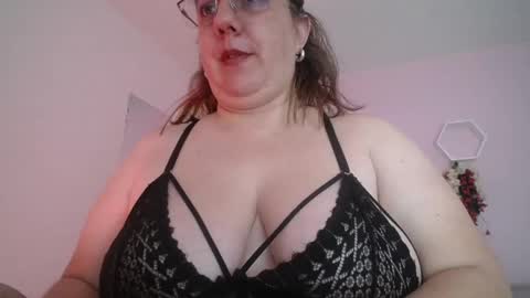 Snapshot of katiee_jones_ chatting on 18, 2, 2025 Katherine online show from 18, 2, 2025