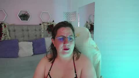 Snapshot of katiee_jones_ chatting on 9, 3, 2025 Katherine online show from 9, 3, 2025