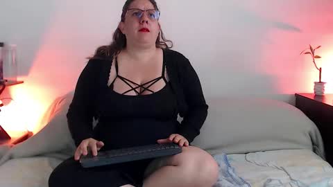 Snapshot of katiee_jones_ chatting on 21, 10, 2025 Katherine online show from 21, 10, 2025