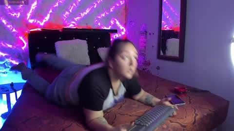 Snapshot of katieeandsharon chatting on 10, 12, 2024 SHARON KATIEE online show from 10, 12, 2024