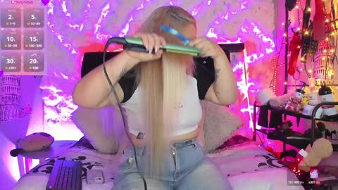 Snapshot of katieeandsharon chatting on 14, 1, 2025 SHARON KATIEE online show from 14, 1, 2025