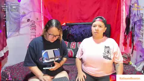 Snapshot of katieeandsharon chatting on 20, 10, 2025 SHARON KATIEE online show from 20, 10, 2025