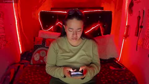 Snapshot of katieeandsharon chatting on 8, 11, 2025 SHARON KATIEE online show from 8, 11, 2025